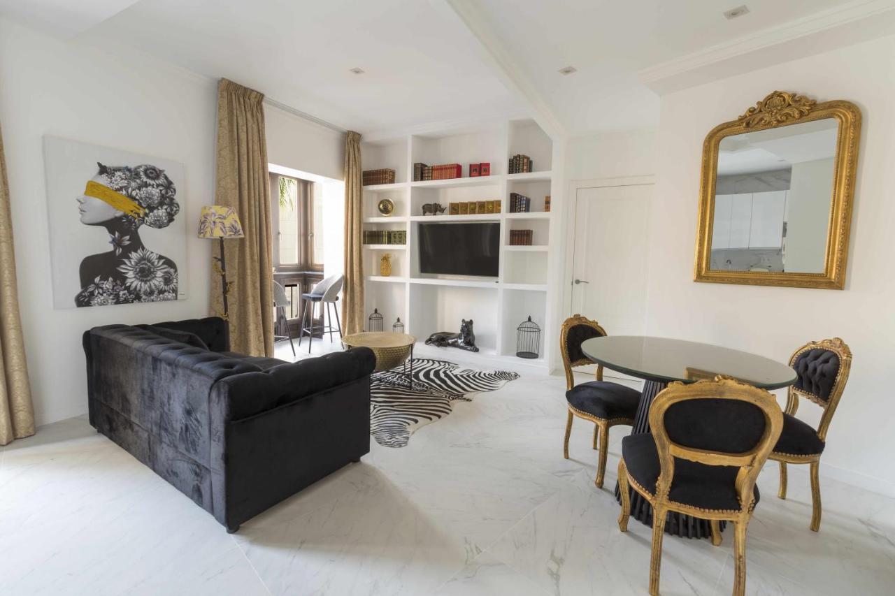 The Clock House Luxury Urban Suites Màlaga Pokoj fotografie
